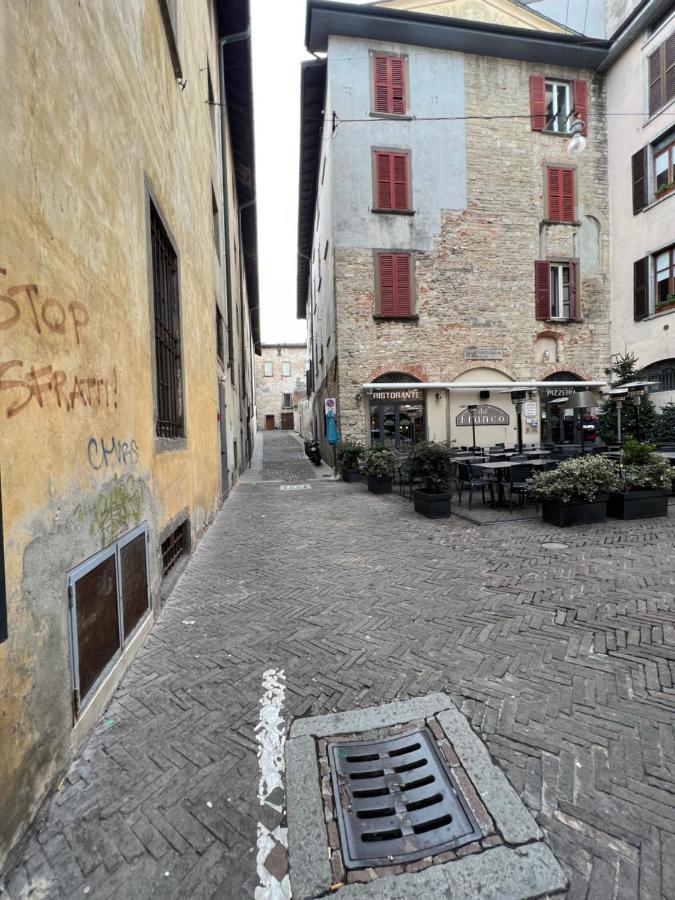 Nur 1 Casa Vacanze Bergamo Luaran gambar